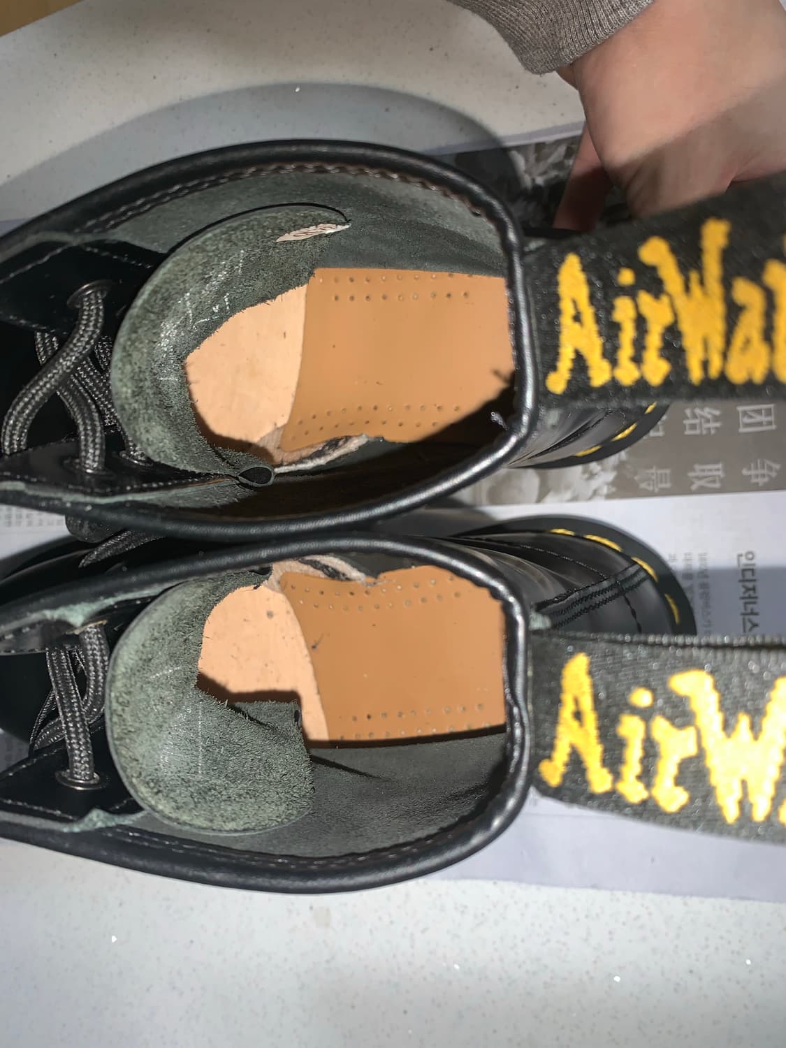 닥터마틴 1460 8홀 레이스 로우 부츠 블랙 상품이미지7