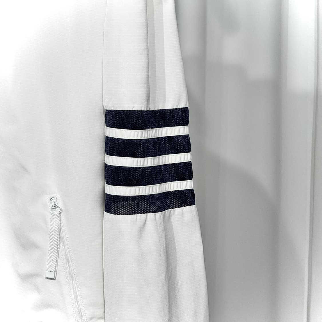 [새상품급/3] 톰브라운 립스탑 메쉬 사선완장 바람막이 상품이미지5