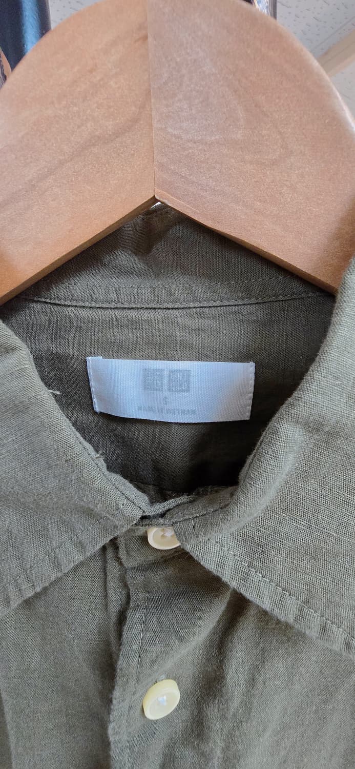 S 유니클로 카키 반팔 셔츠 컨디션최상 상품이미지3