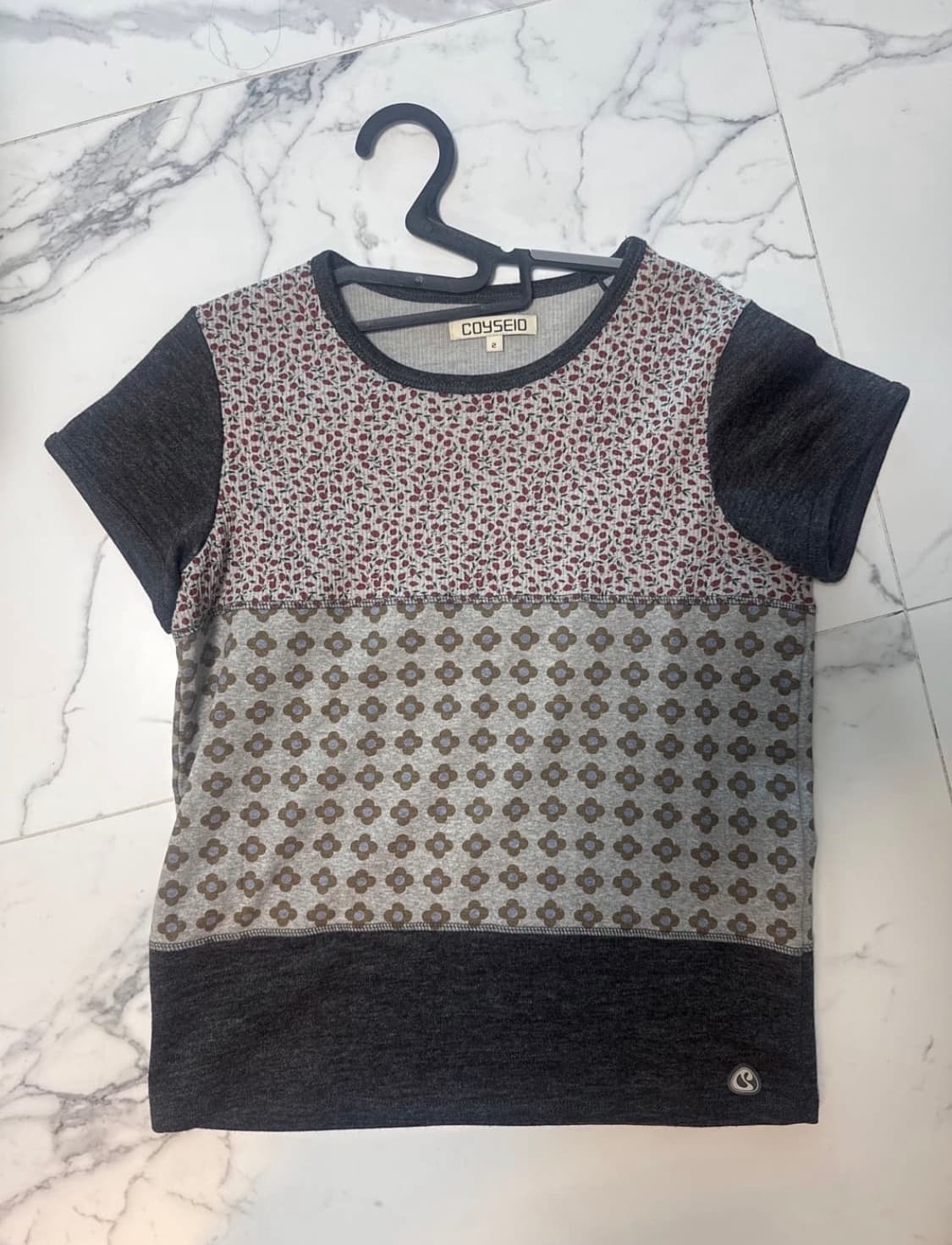 코이세이오 26ss플라워 패치워크 티셔츠 그레이 상품이미지2