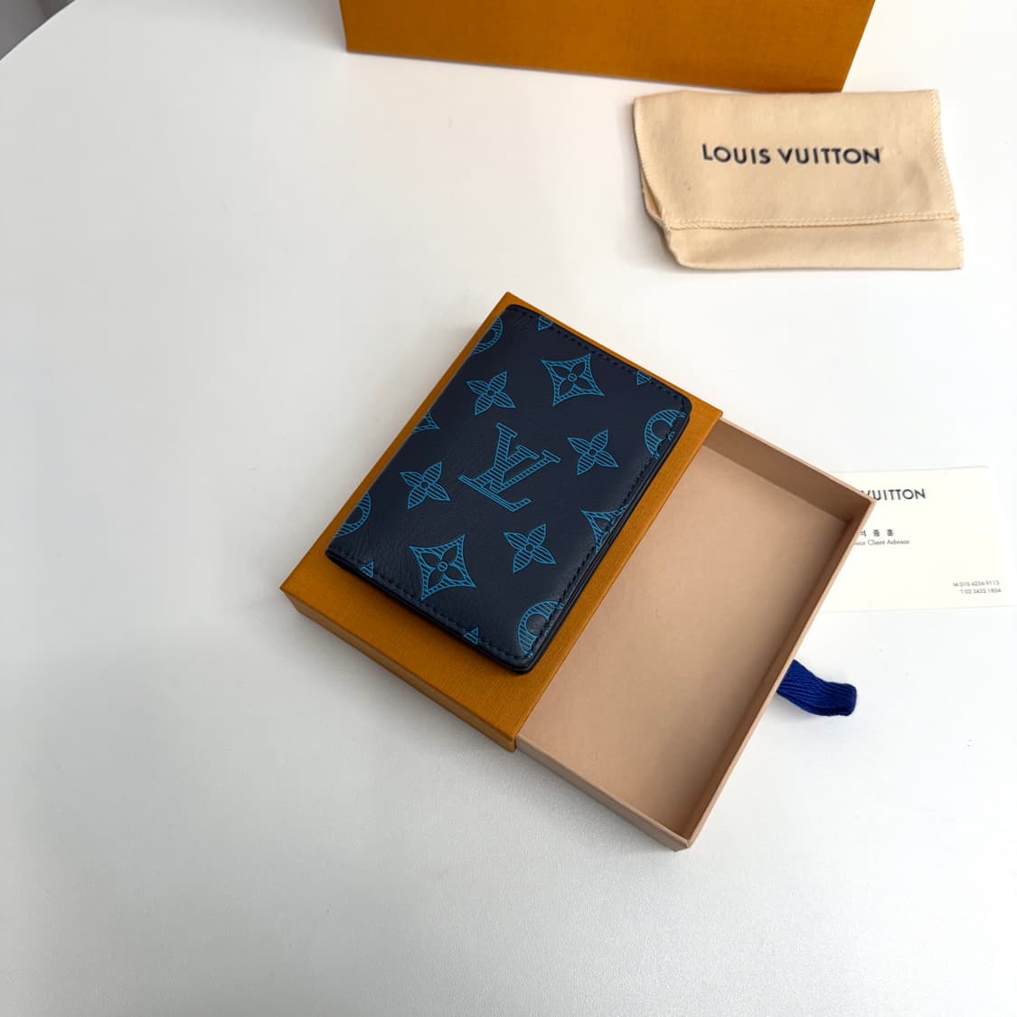 [한정판] 루이비통 쉐도우 오거나이저 지갑 네이비 블루 상품이미지2