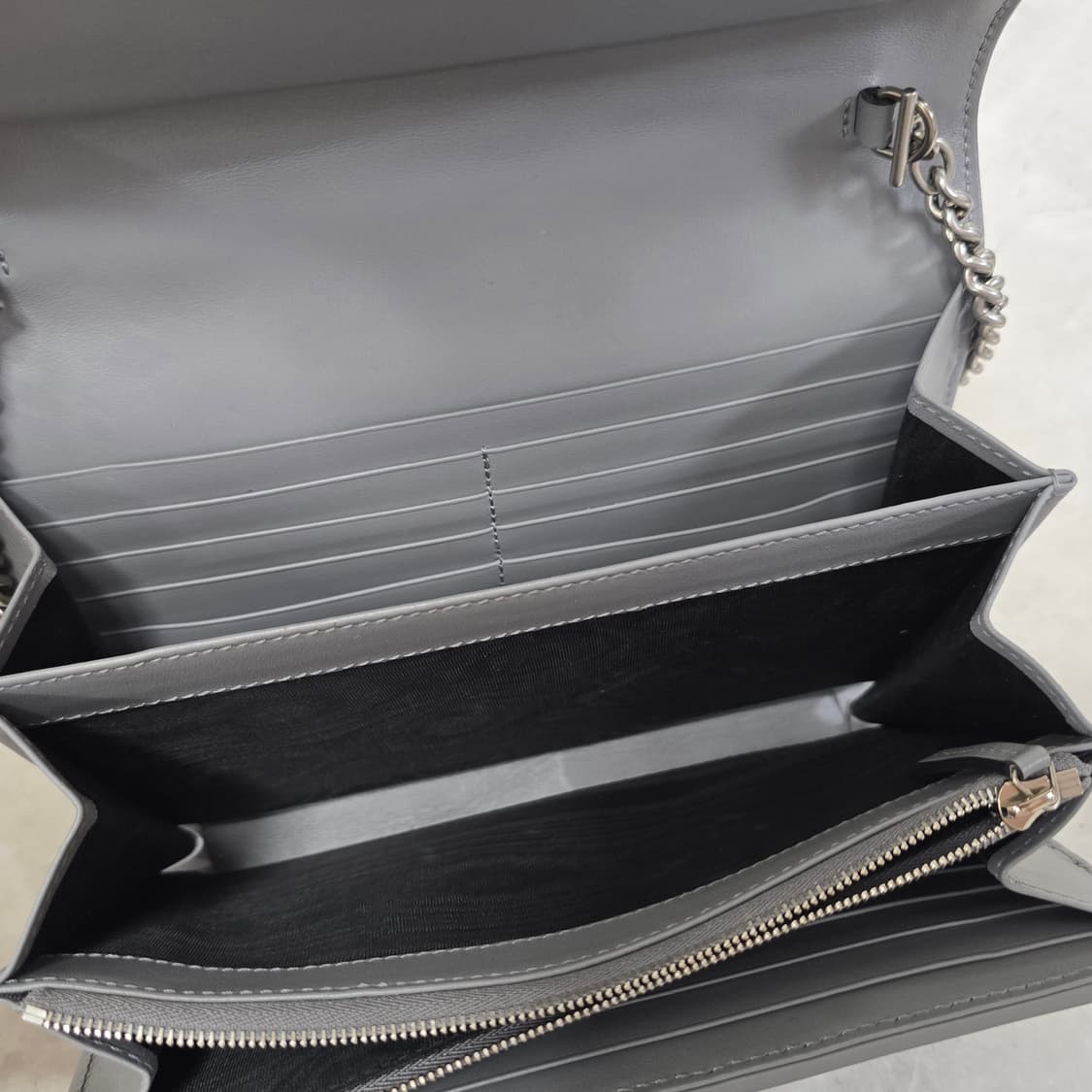 구찌 GG 마몬트 마틀라쎄 체인 숄더백 판매 상품이미지7