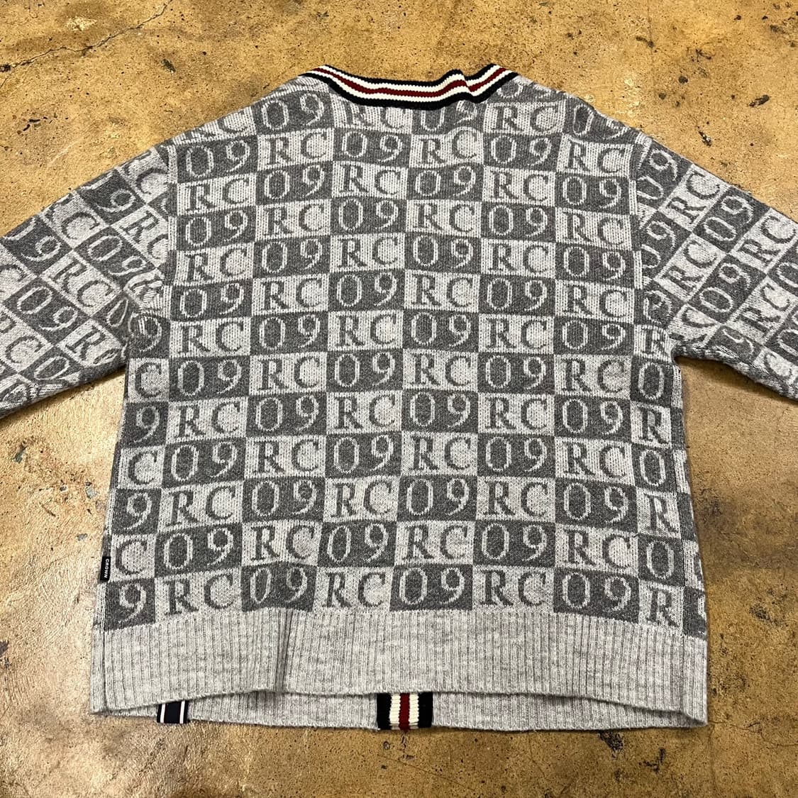 [정품/XL] 로맨틱크라운 로고 패턴 가디건 b16 상품이미지3