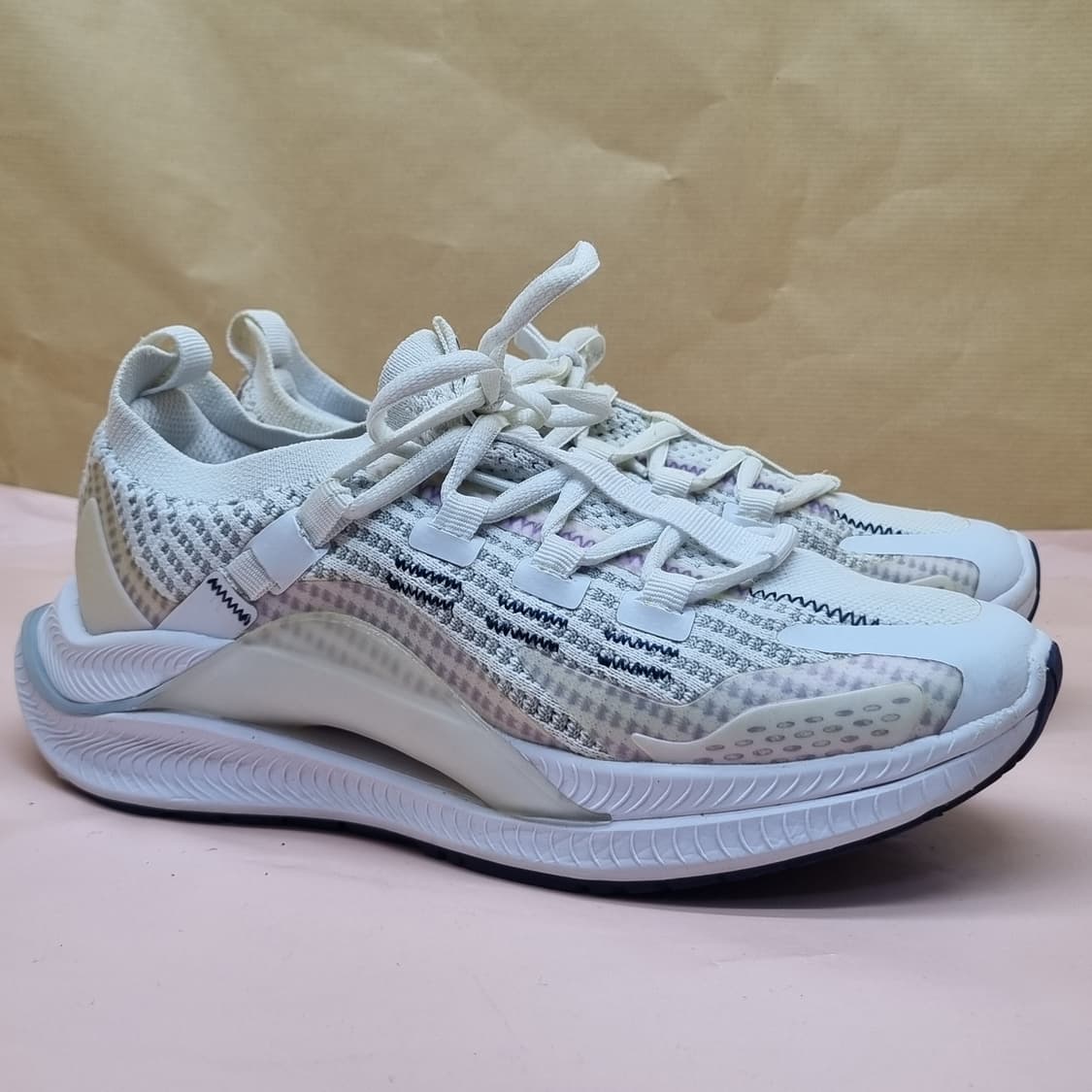 휠라 뉴런 여성운동화240 상품이미지1