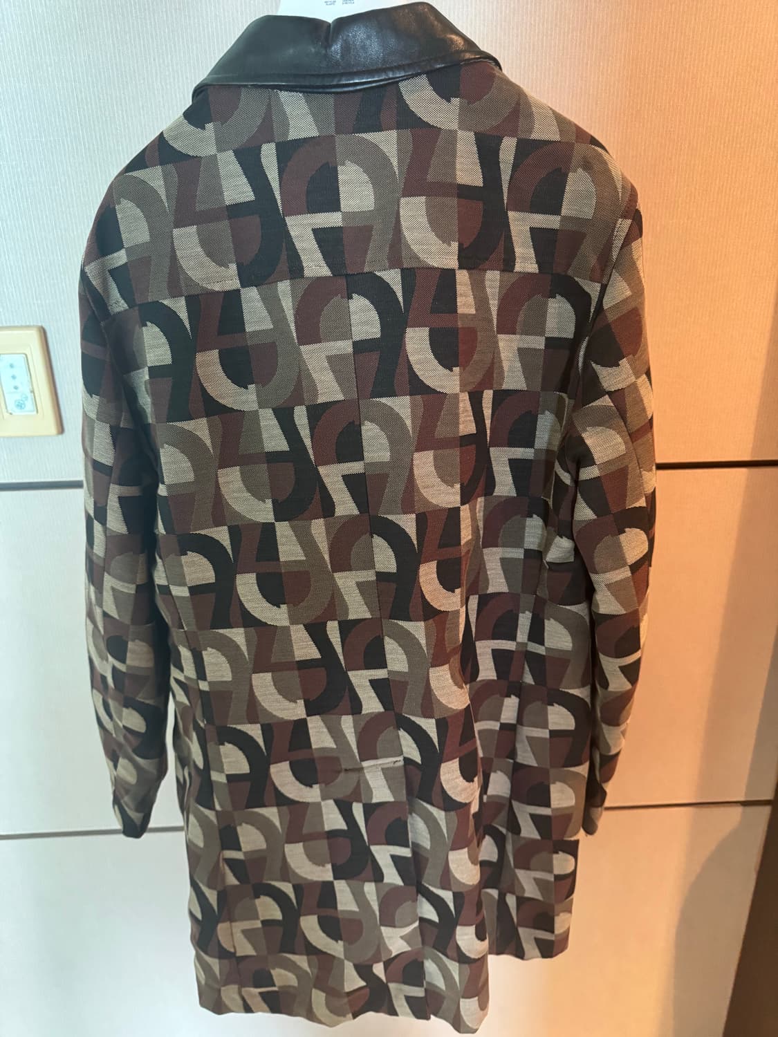 아이그너 레더 코트 42사이즈 상품이미지2