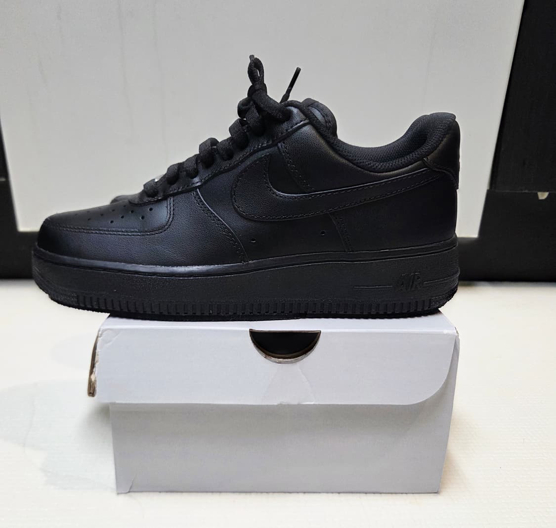나이키 에어포스1 블랙 255 새상품 상품이미지2