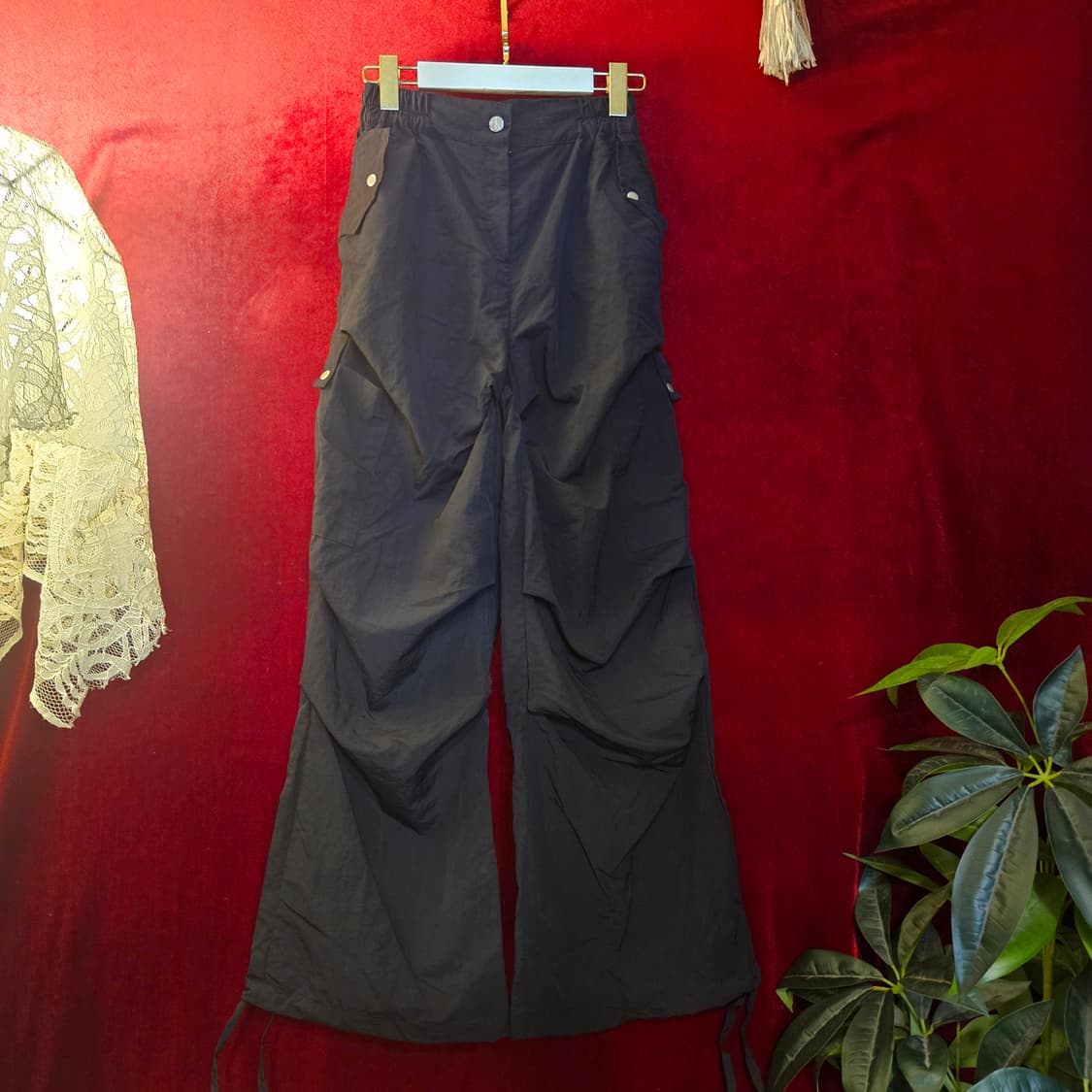 카키포인트 셔링 파라슈트 나일론 밴딩 팬츠 1 size 상품이미지1