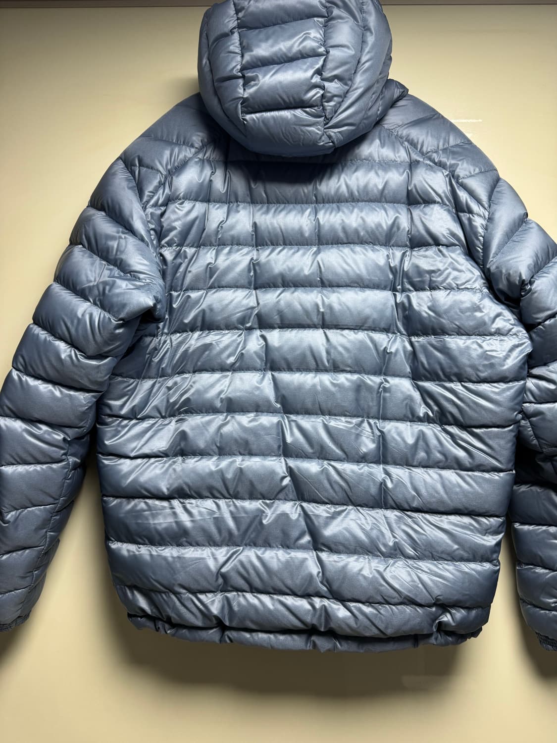 데상트 얼터레인 x 자운드 다운 자켓 스톰 블루(L) 상품이미지3