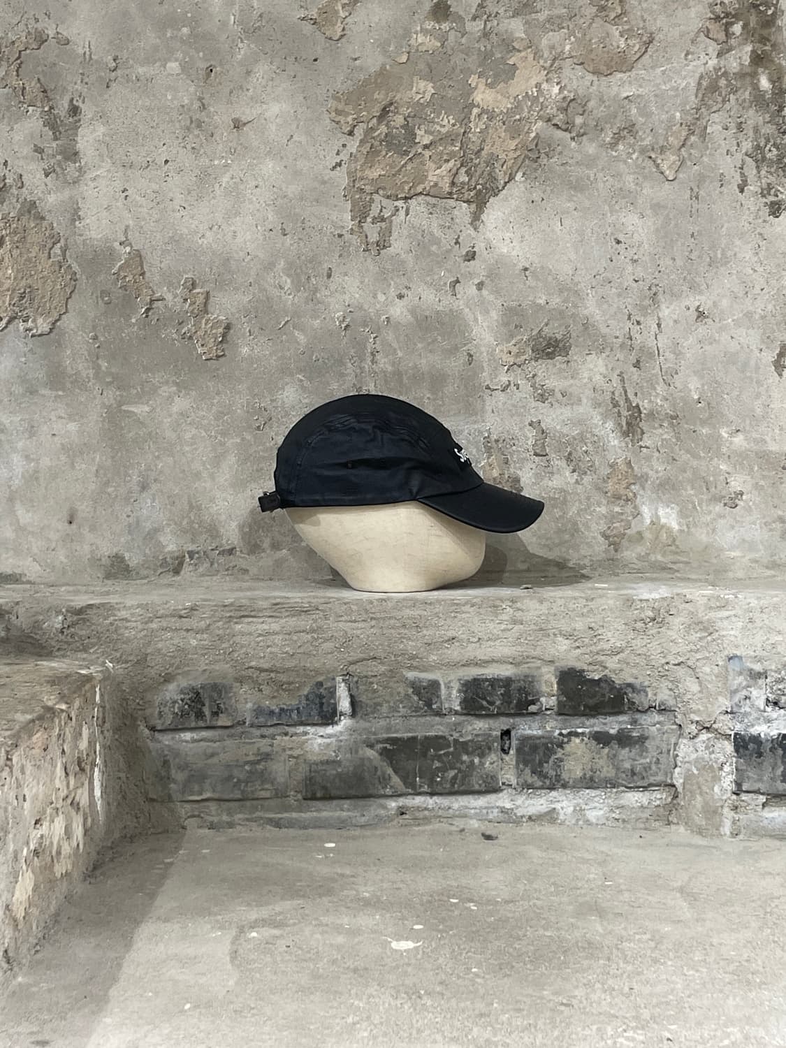 슈프림 21S/S 블랙 레더 캠프캡 상품이미지8