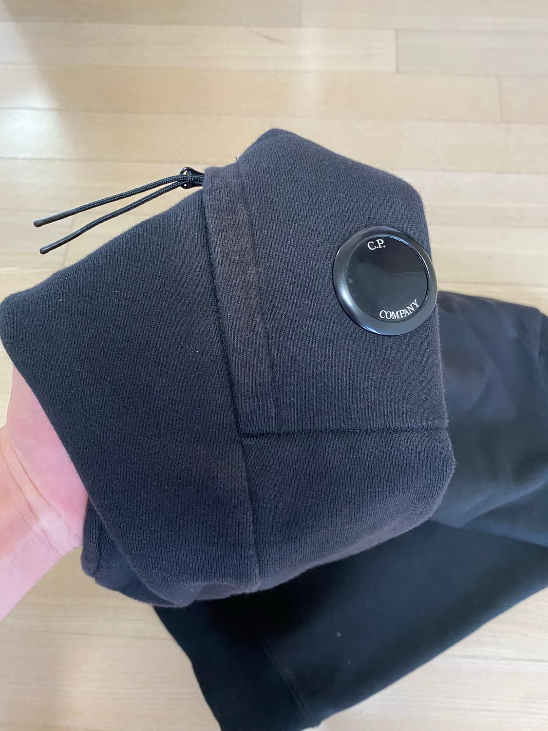 cp컴퍼니 맨투맨 블랙 상품이미지4