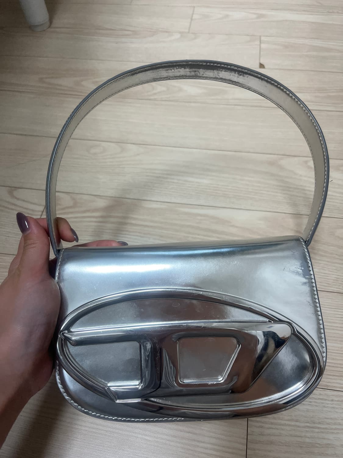 디젤 1DR 숄더백 실버 상품이미지2