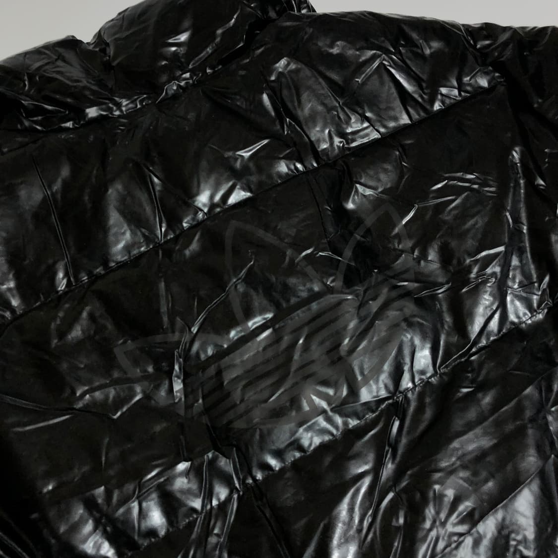 아디다스 유광 숏 패딩 L 상품이미지8