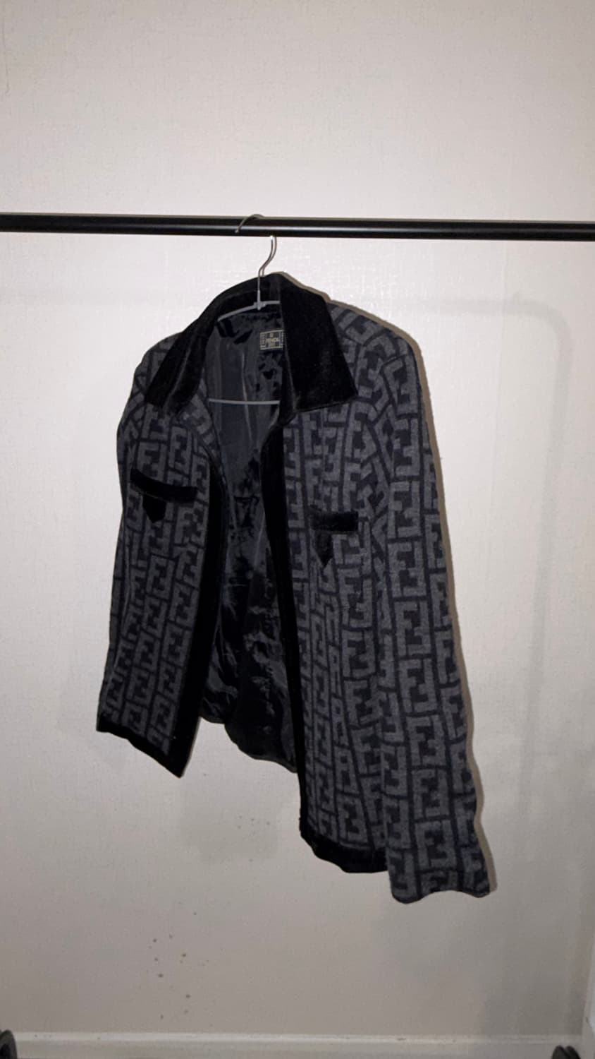 펜디 주카 모노그램 로고 자켓 상품이미지2