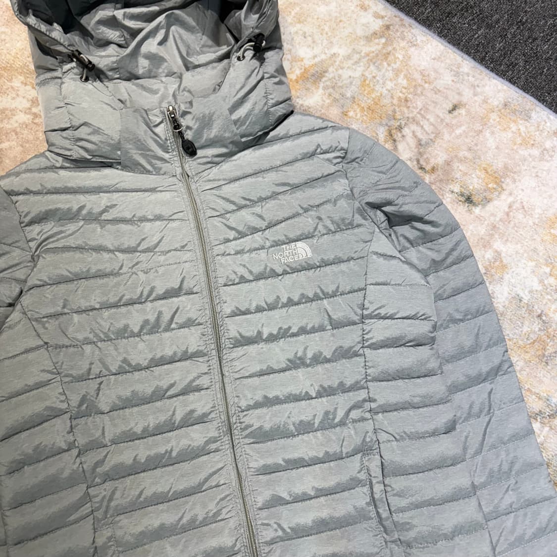 노스페이스 구스다운 경량패딩 후드 상품이미지2