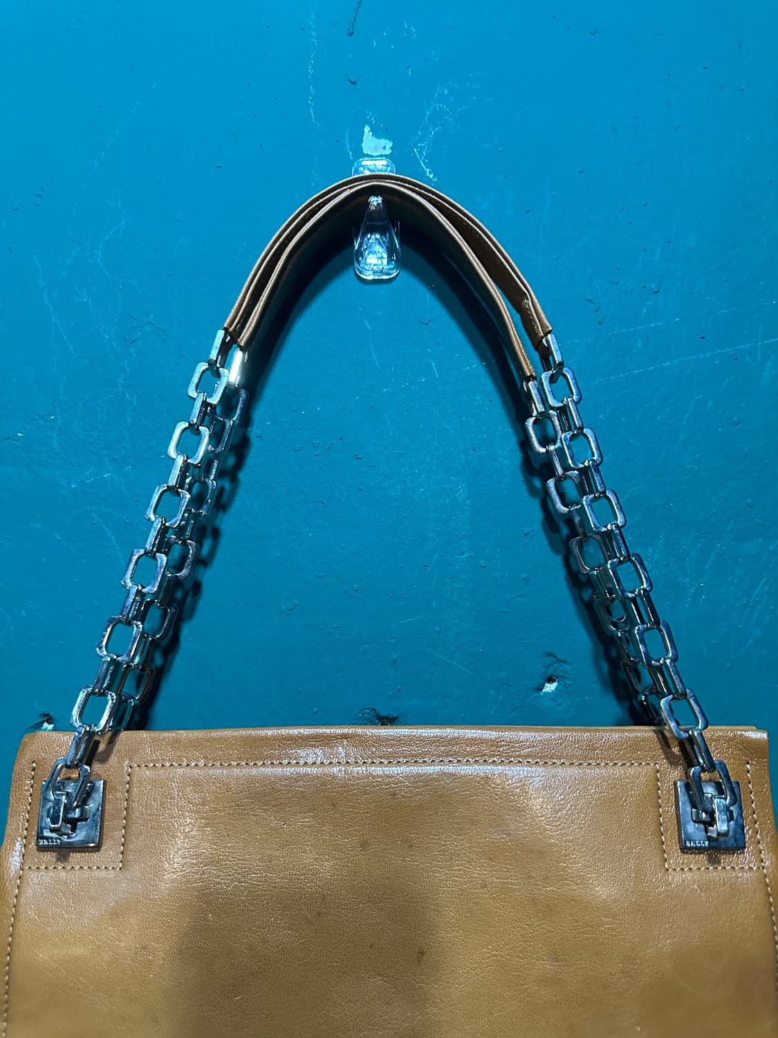 발리 레더 체인숄더백 카멜 상품이미지9