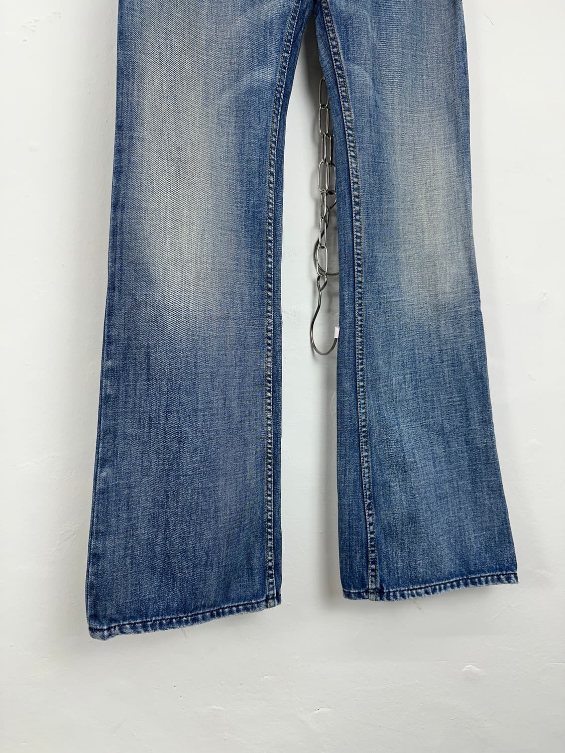 Diesel Distressed Indigo Bootcut Denim 상품이미지7
