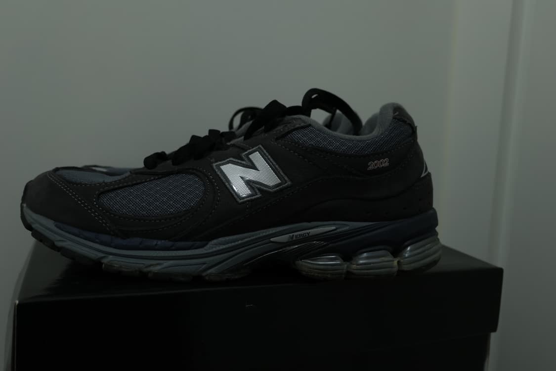 뉴발란스 2002r 다크그레이 상품이미지1