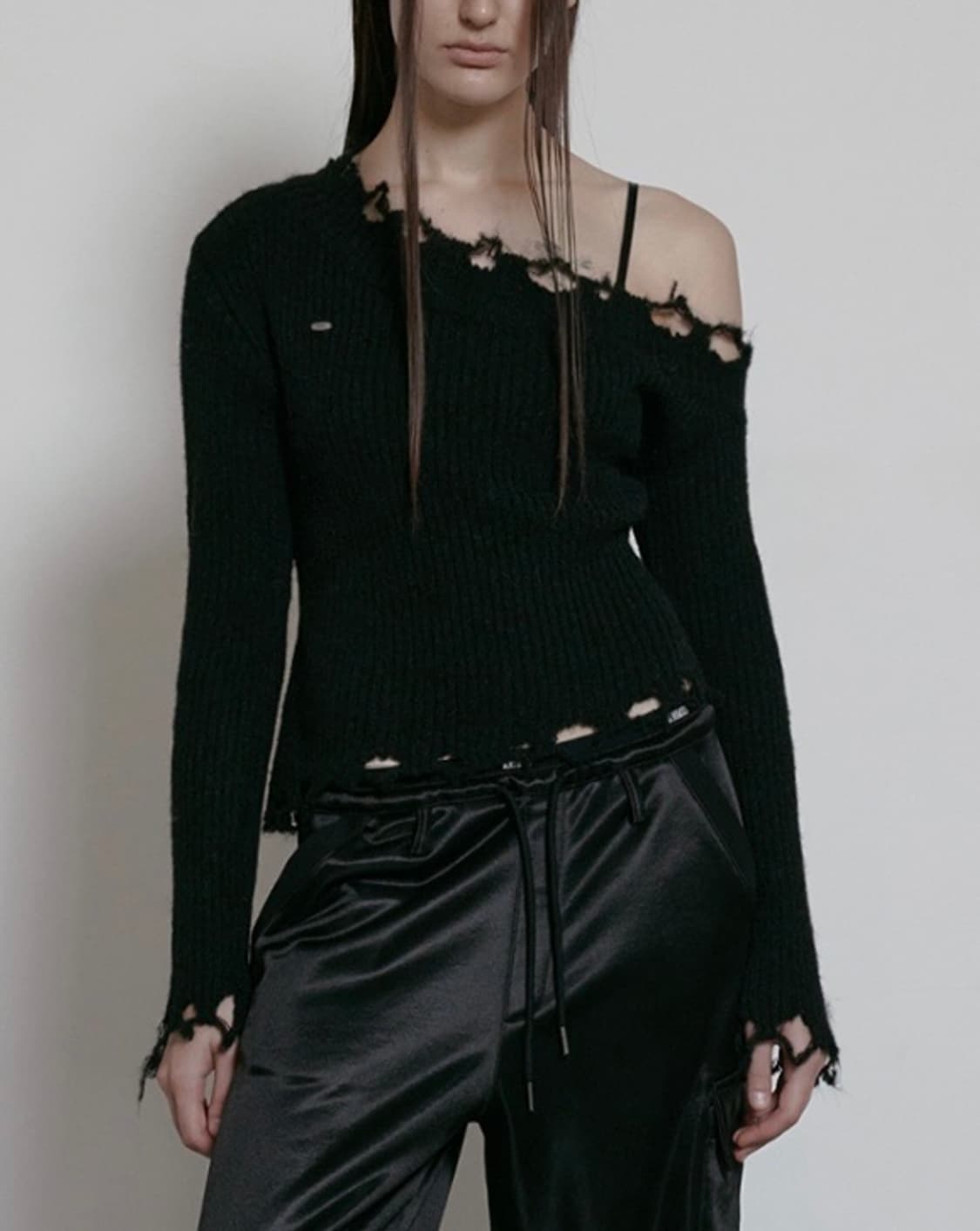 BOHEMIAN SEOUL DISTRESSED UNBALANCE KNIT 상품이미지1