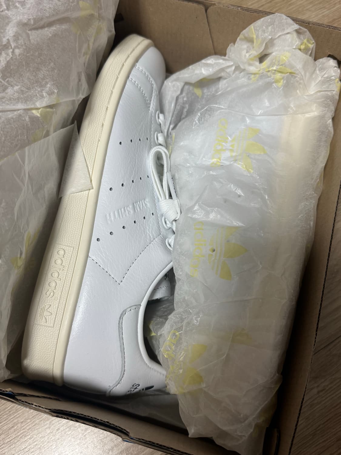 아디다스 스탠스미스 화이트 새상품 한정판 상품이미지3