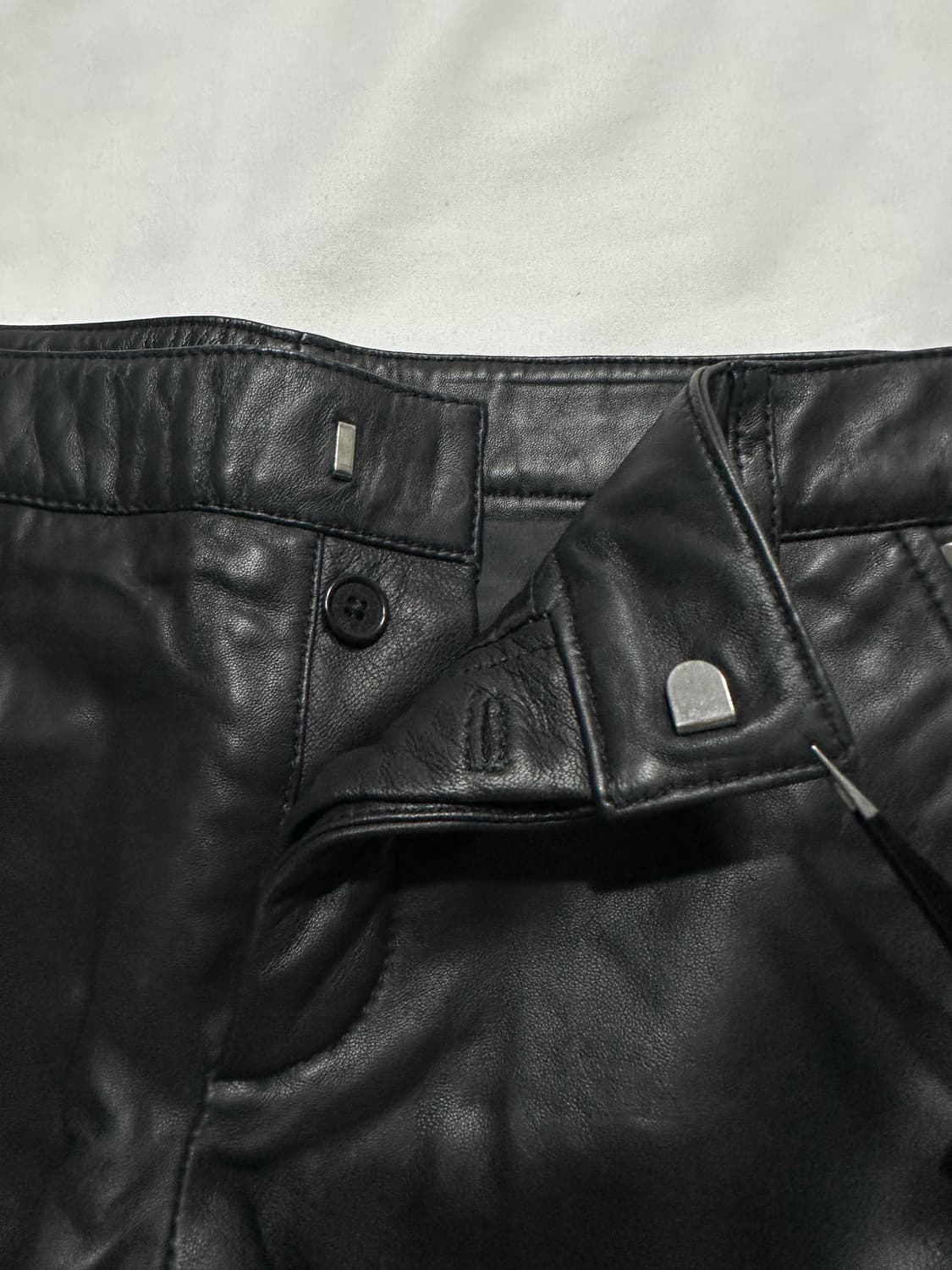 ZADIG&VOLTAIRE 레더 핫팬츠 상품이미지3