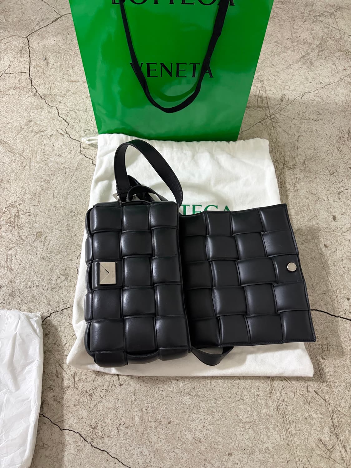 보테가베네타 패디드 카세터백 (은장) 상품이미지5