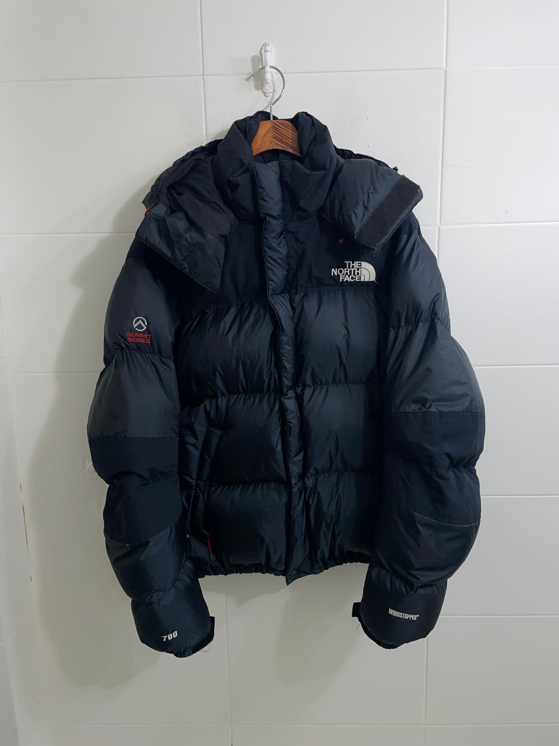 노스페이스 블랙 서밋 시리즈 700 눕시 패딩 푸퍼 상품이미지4