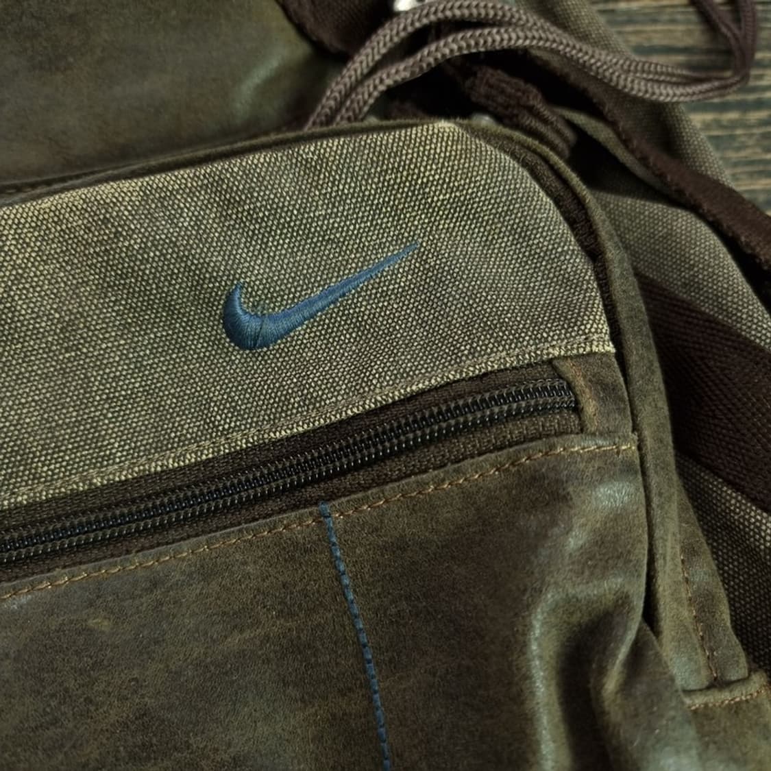 [나이키] 스우시 자수 빈티지 스트랩 백팩 M20090 상품이미지5