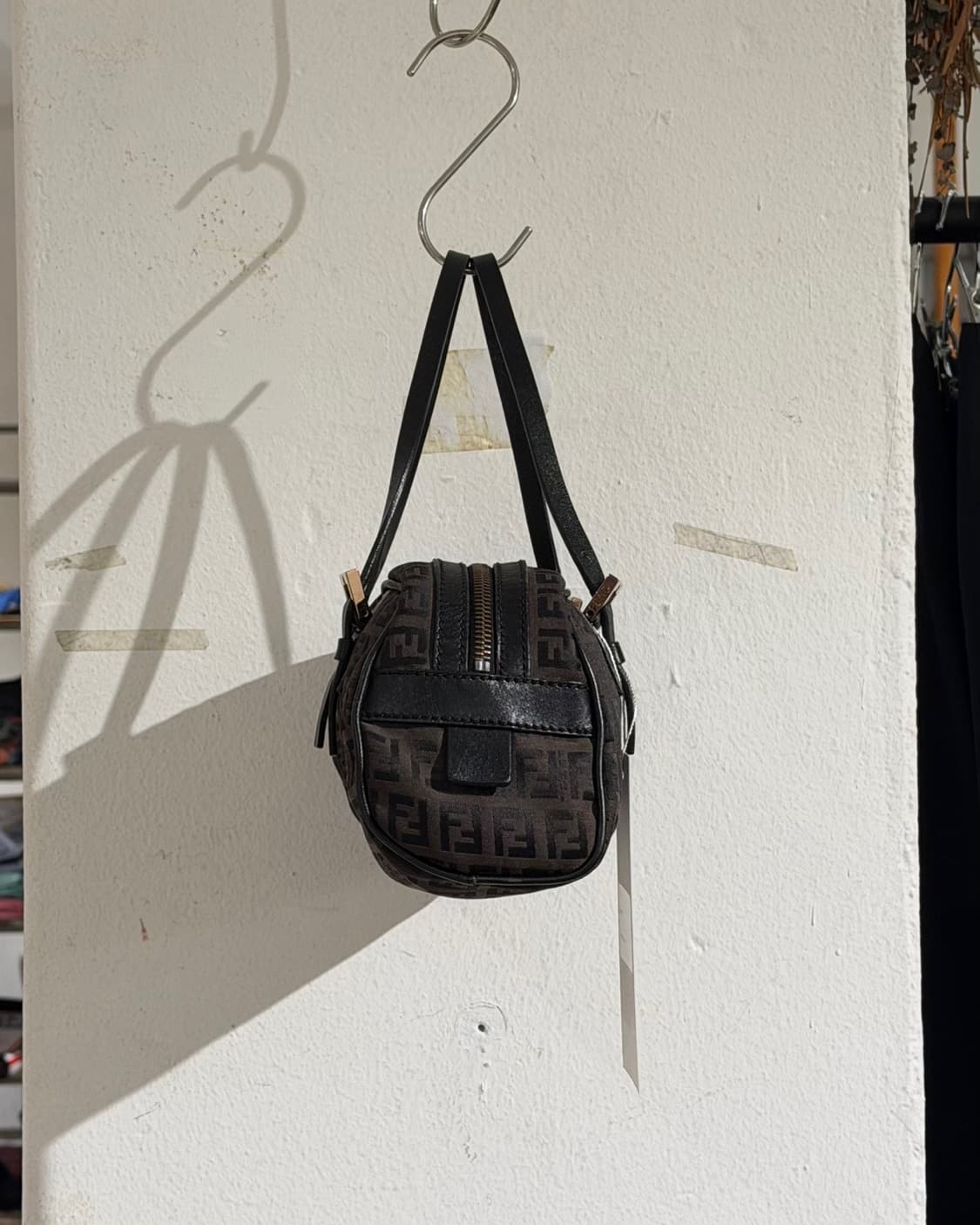 펜디 브라운 주카 모노그램 캔버스 이스트 웨스트백 상품이미지5