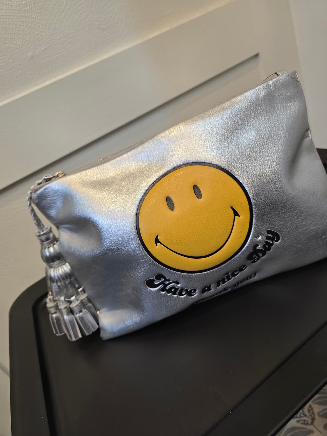 안냐 힌드마치 해브어 나이스데이 메탈릭 레더파우치 상품이미지2