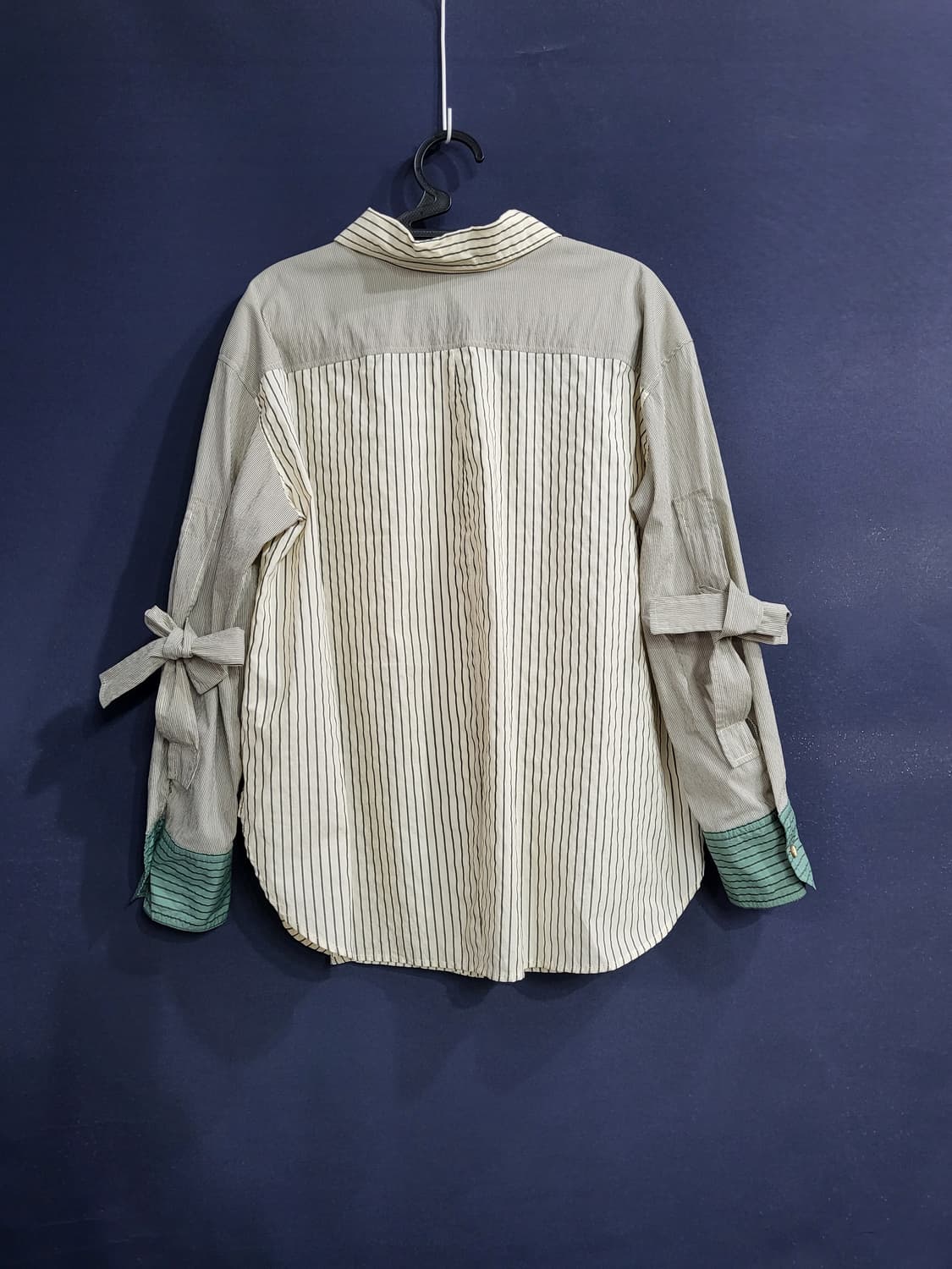 한섬 시스템 스트라이프 시어서커 셔츠블라우스 상품이미지5