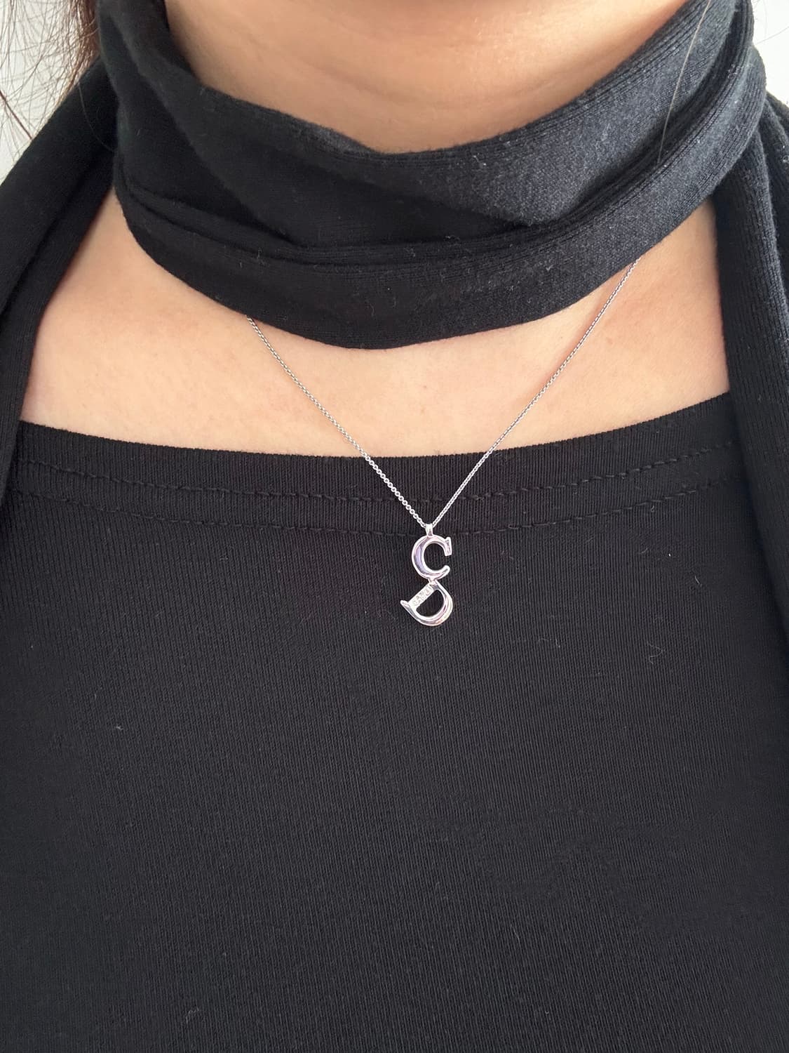 디올 Dior CD 로고 드롭 실버 목걸이 상품이미지1