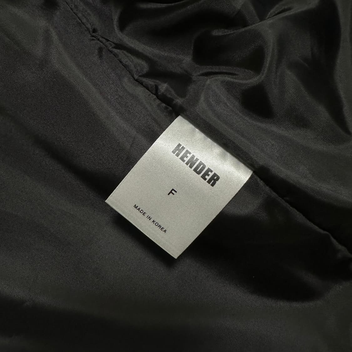 Hender 화이트 블랙 배색 레더 자켓 상품이미지6