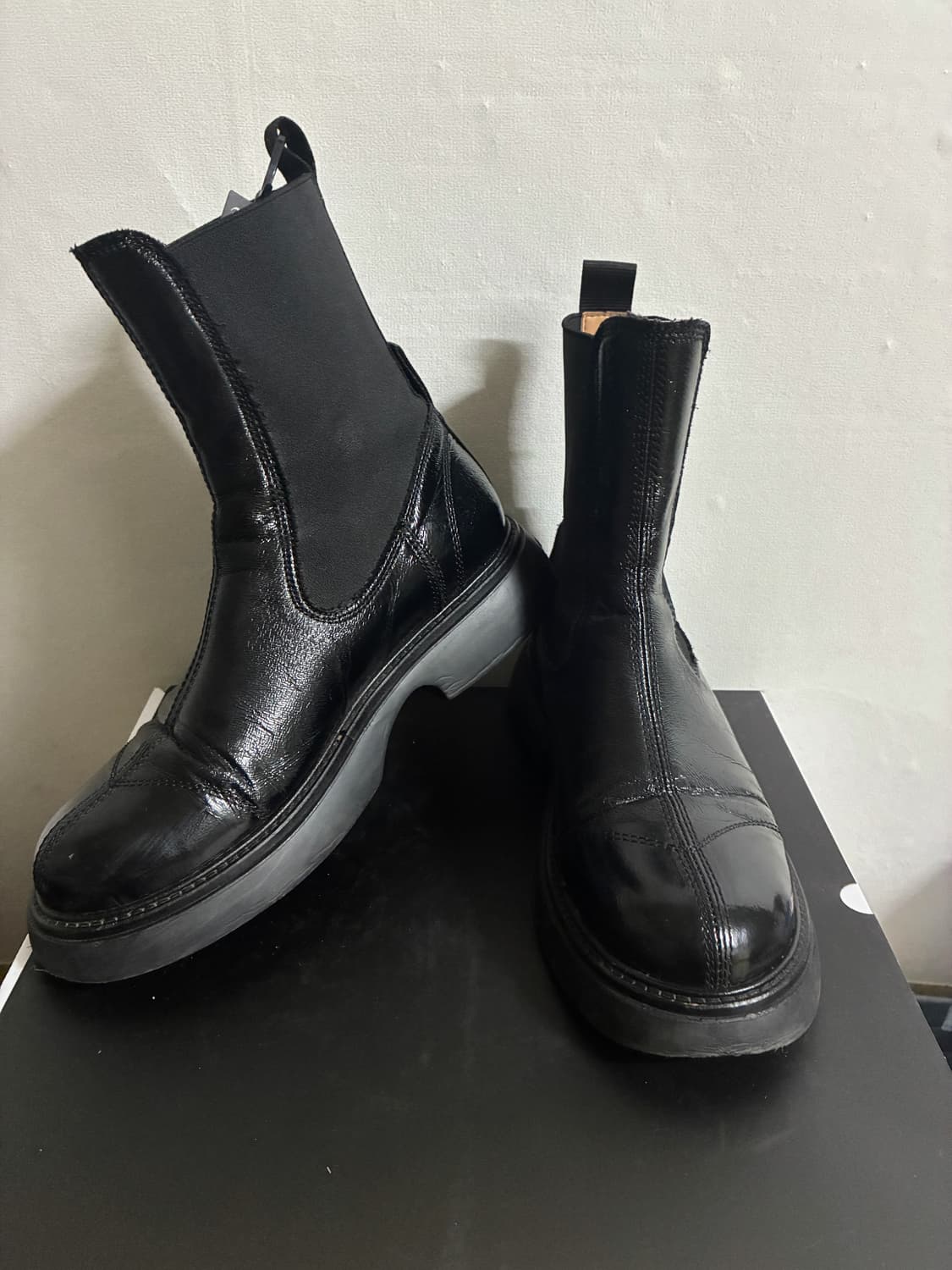 GANNI 블랙 레더 첼시 부츠 상품이미지4