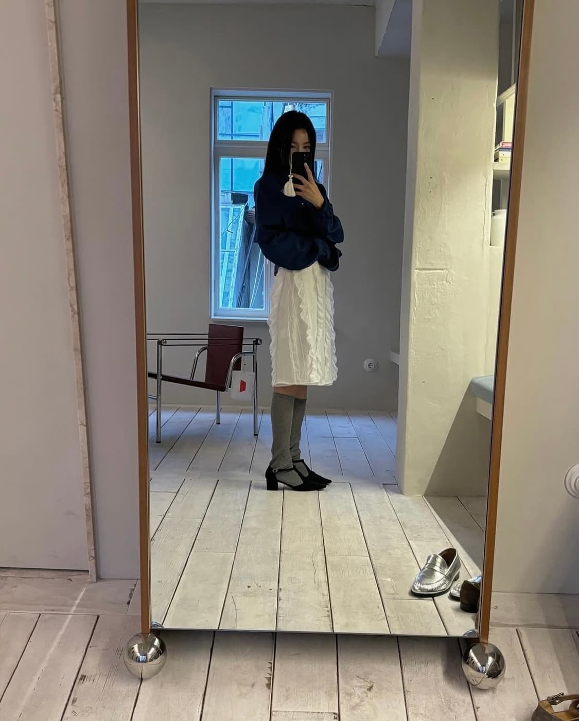 스무드무드 Heaven Skirt White 러플 미디 스커트 상품이미지4