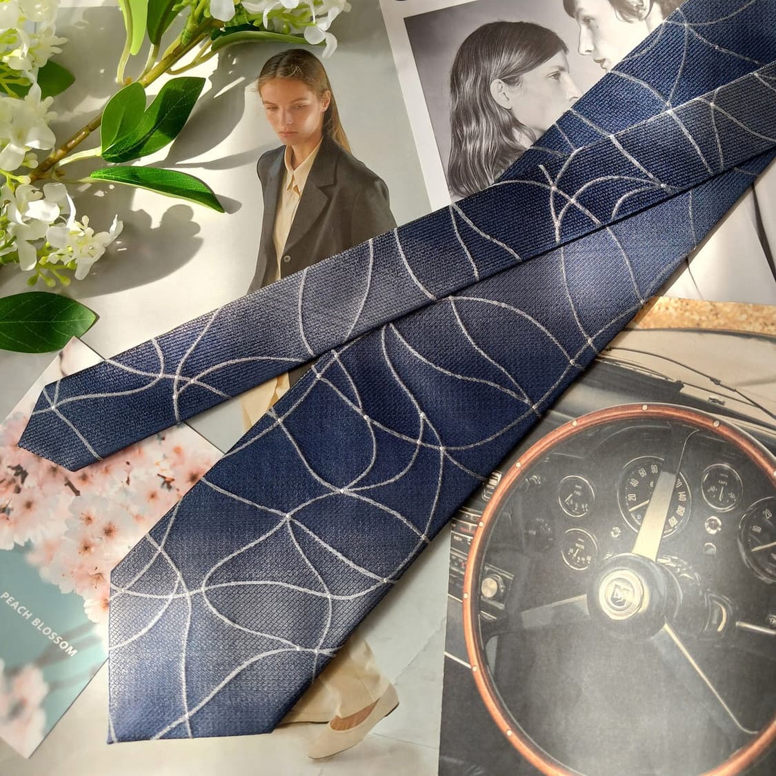 아쿠아스큐텀 실크 네이비 패턴 넥타이 9.1cm A+등급 A19884
 상품이미지5