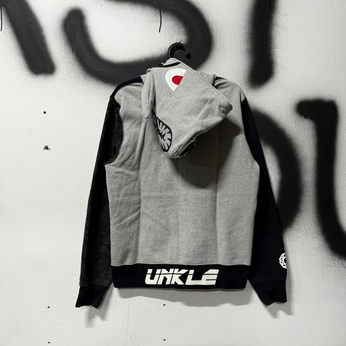 정품 베이프 x 퓨추라 모왁스 캡슐 컬렉션 엉클 풀 집업 후디 상품이미지1