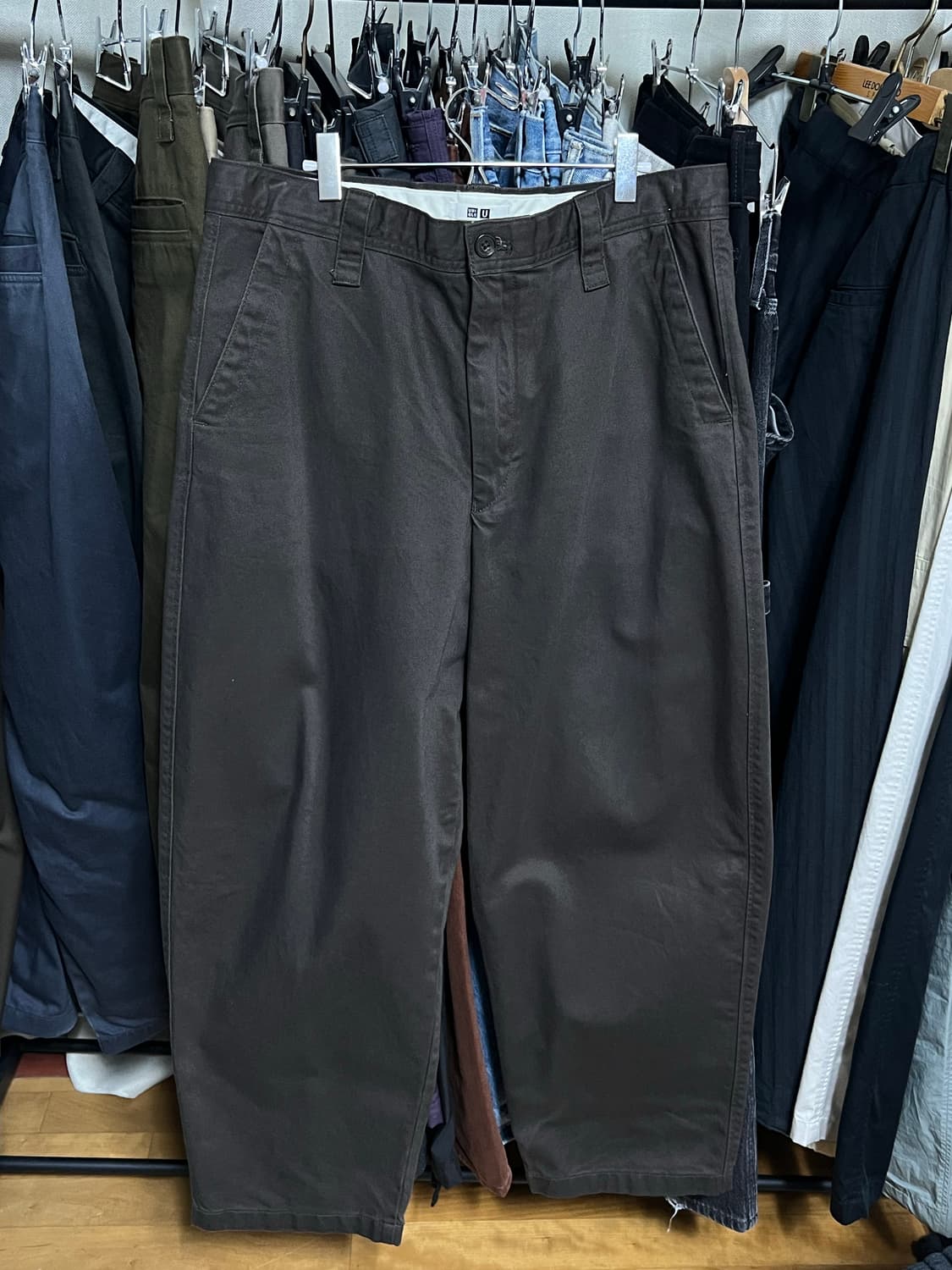 유니클로 U 와이드핏 치노팬츠 39다크브라운 82 상품이미지2