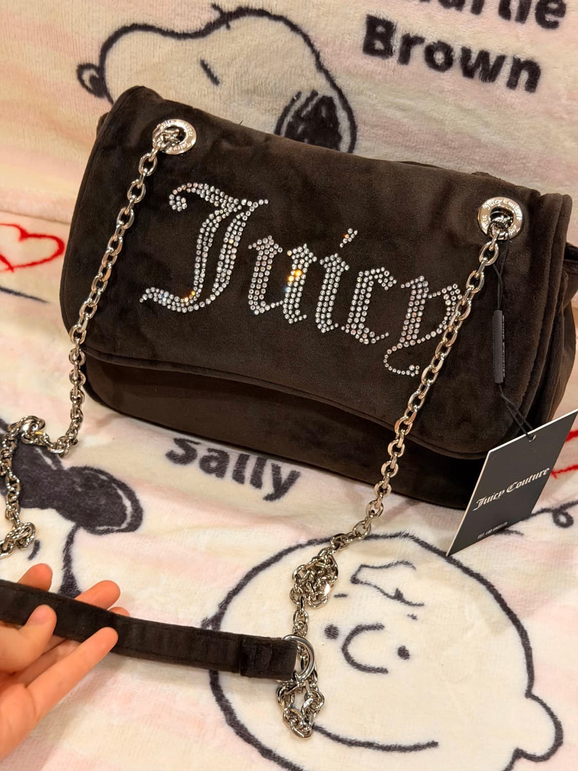 [신상✨프리뷰세일] 쥬시꾸뛰르 벨벳 스톤 체인 숄더백/크로스백 브라운 상품이미지3