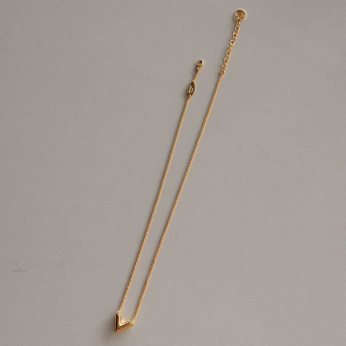 루이비통 에센셜 목걸이 골드 상품이미지10