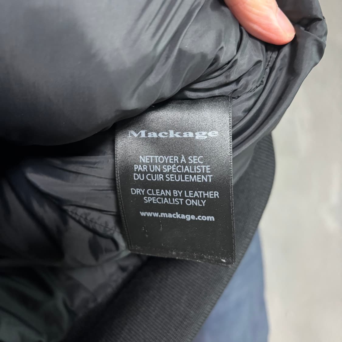 맥케이지 딕슨 네이비 금장 덕다운 패딩 40 사이즈 상품이미지3