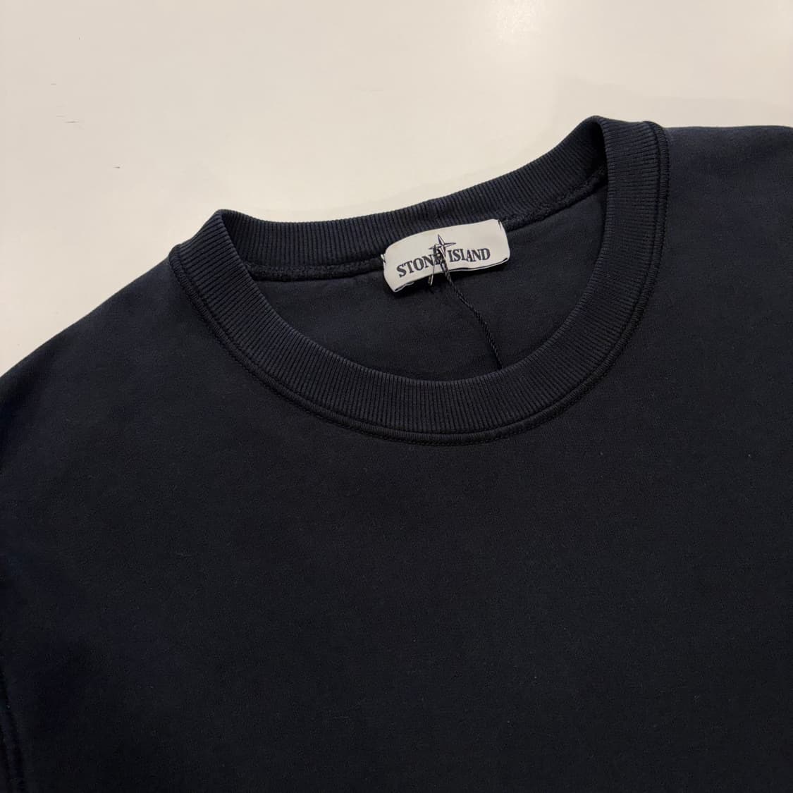 [2XL] 20FW 스톤아일랜드 블랙 맨투맨 노와펜 수입택 D785 상품이미지3