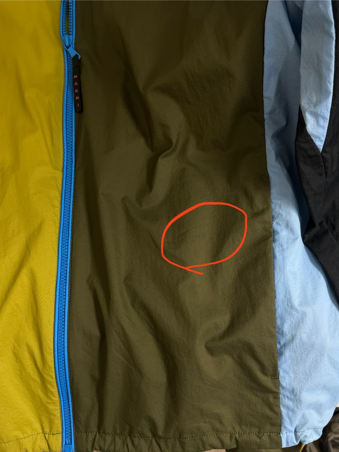 유니클로 마르니 윈드브레이커 M 상품이미지4