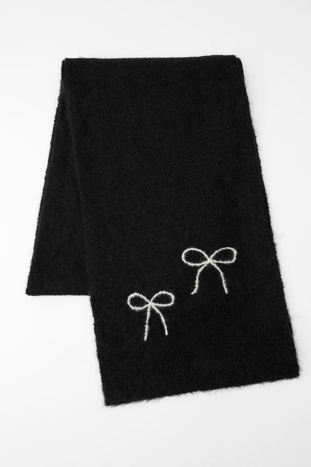 자라 청키 니트 리본 스카프 블랙 색상 / 목도리 상품이미지3