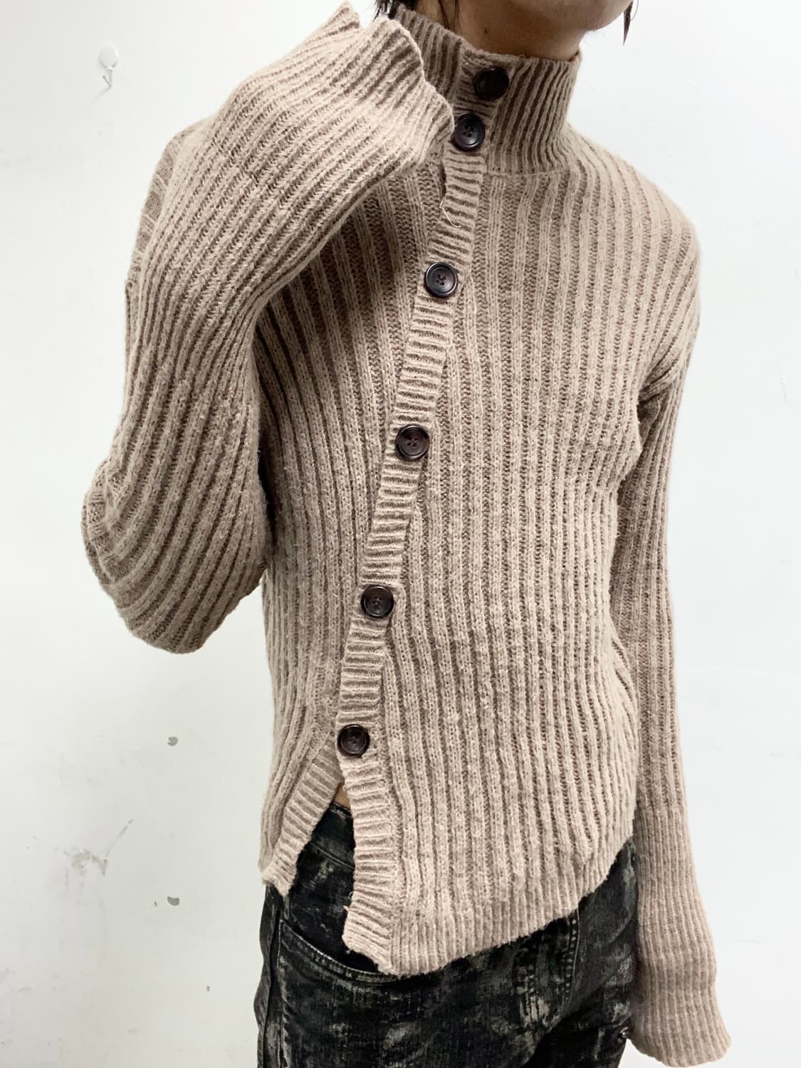 diagonal Button Detail Knit Sleeve 상품이미지1