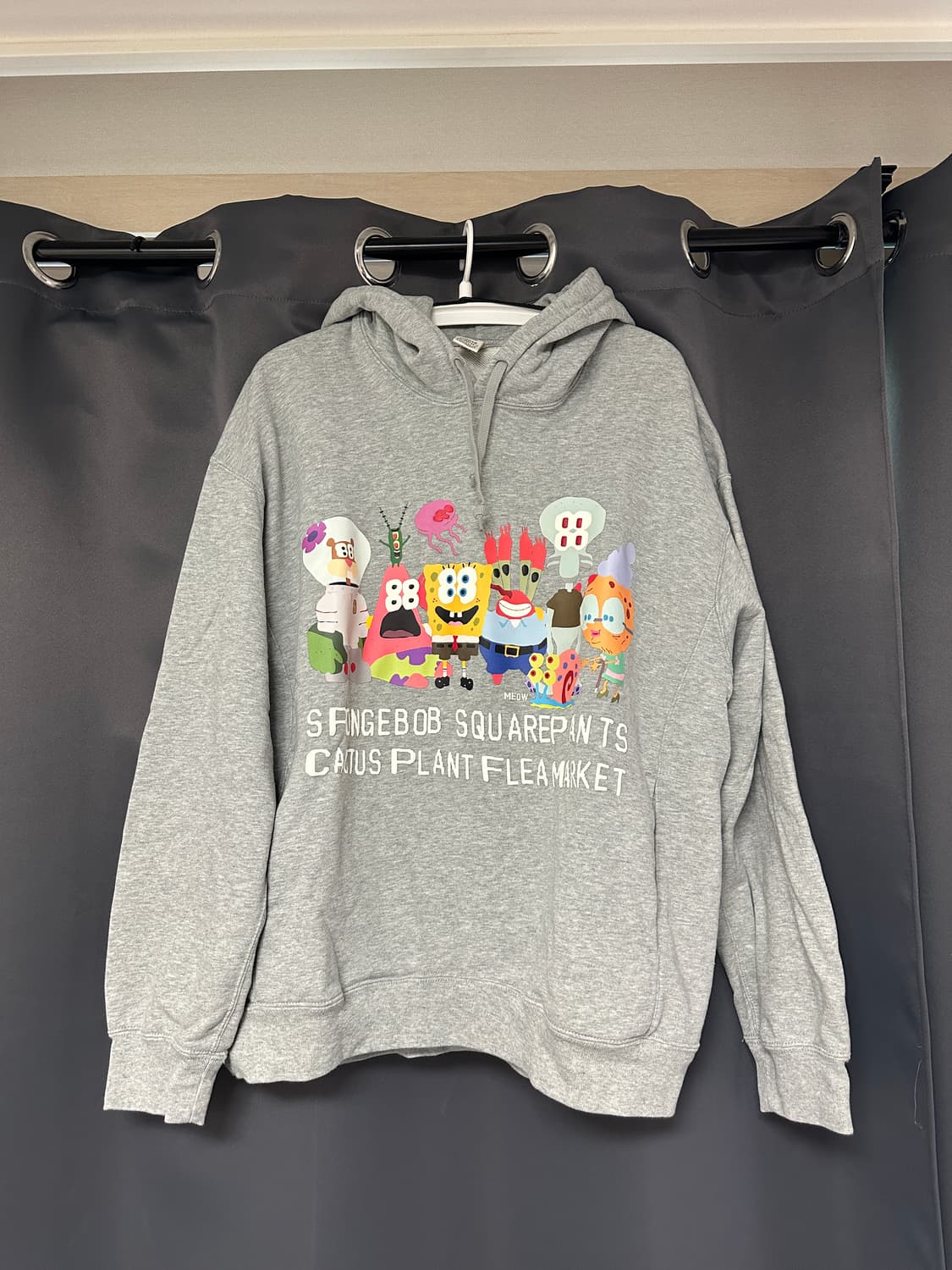 유니클로 스폰지밥 후드 / 그레이 / XL 상품이미지1