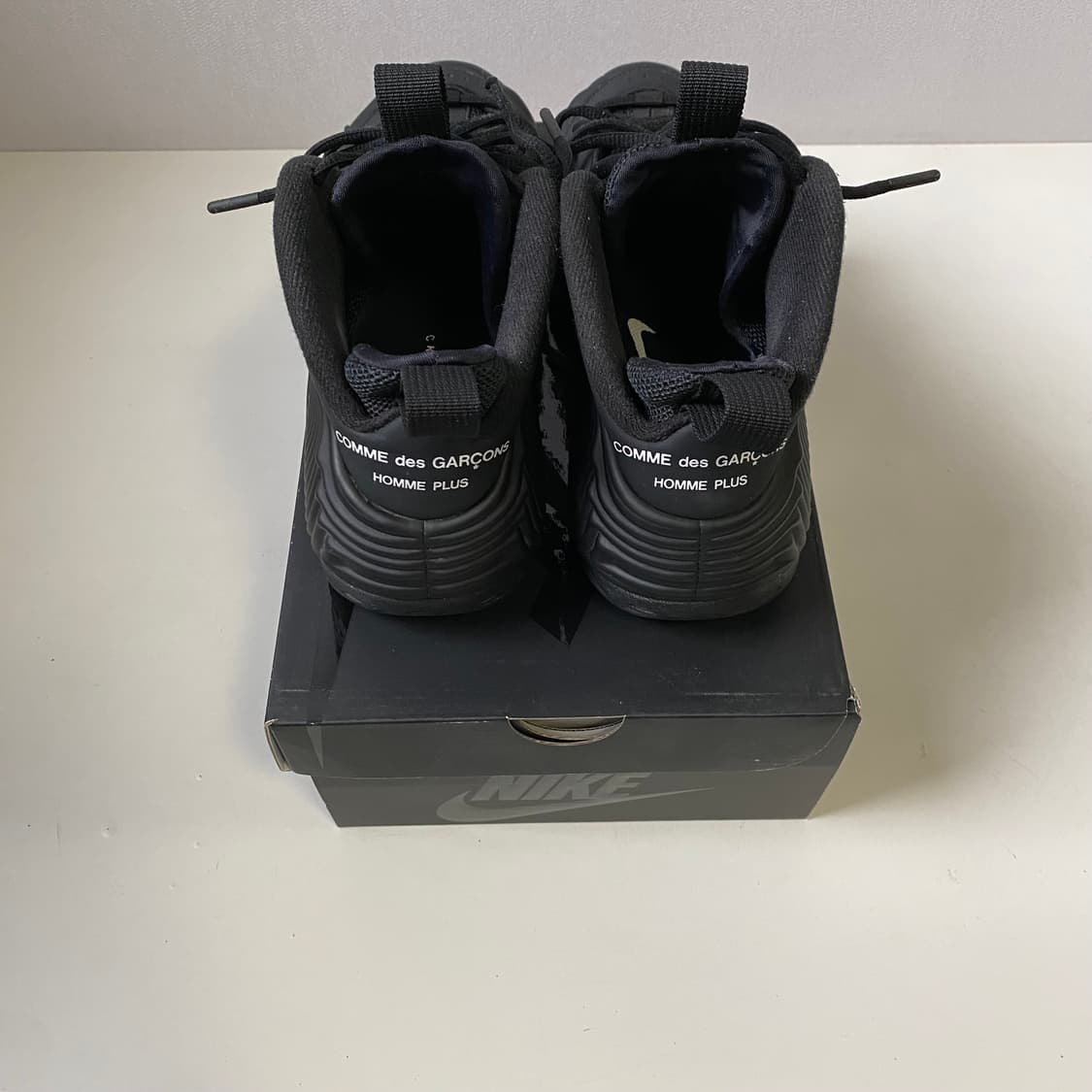 [255] 나이키 x 꼼데가르송 옴므 플러스 에어 폼포짓 원 블랙 상품이미지3