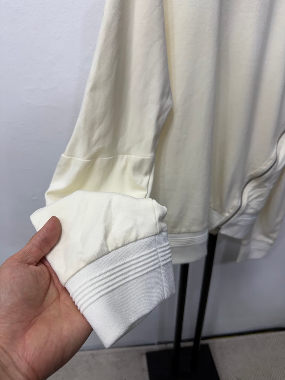 정품) 시스템옴므 한섬 지퍼 포인트 맨투맨 100 상품이미지3