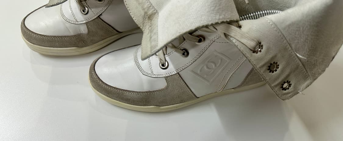 샤넬 시어링 부츠 미드사이즈 카프 화이트 레이스업 상품이미지3