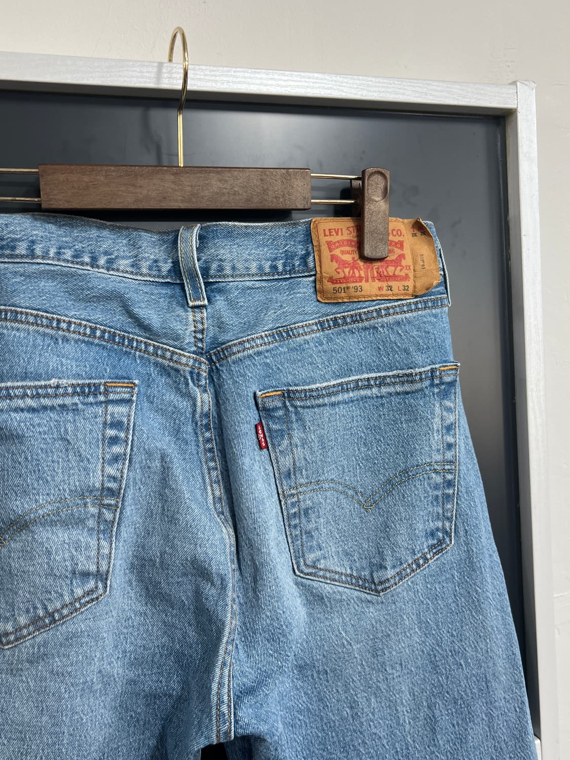 Levis 리바이스 501 버튼플라이 스트레이트 연청 데님 팬츠 상품이미지2