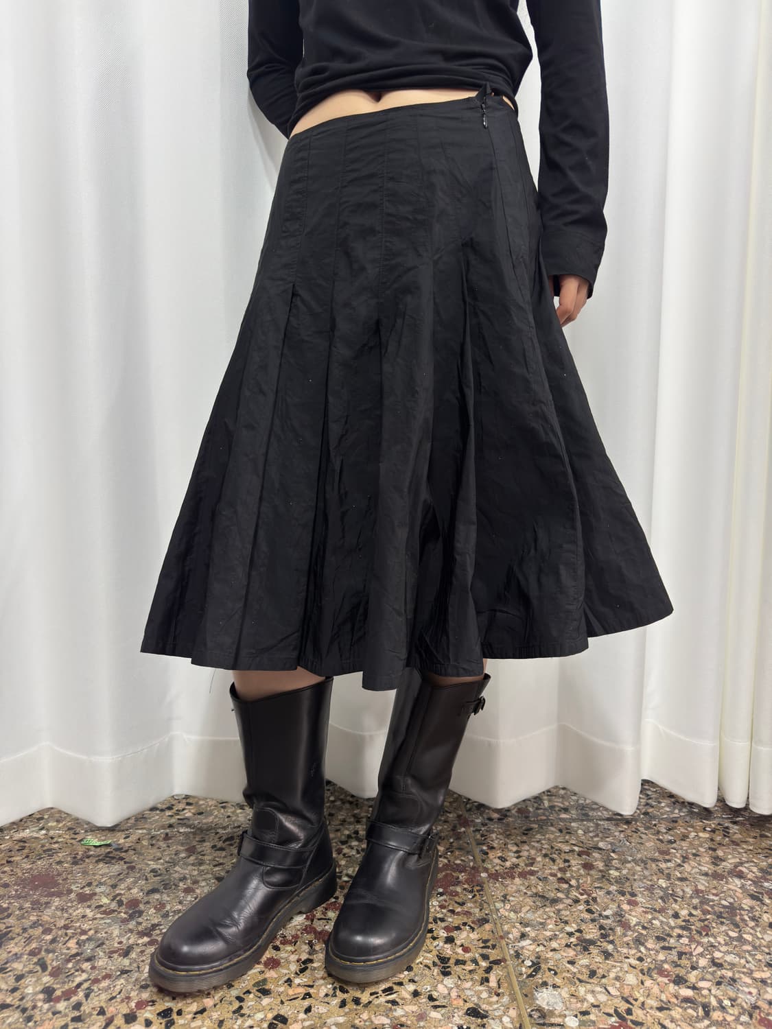 nero shiny midi pleats skirt 상품이미지3